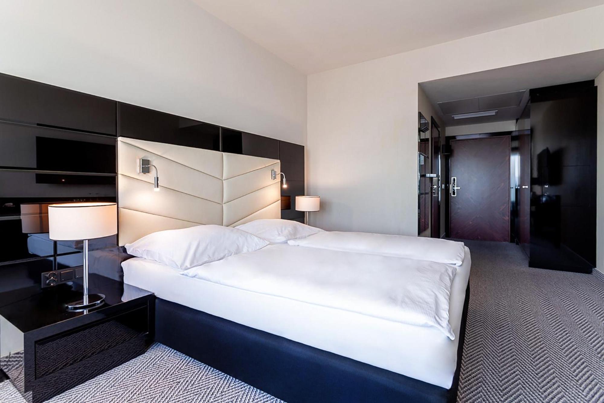 Diune Resort By Zdrojowa Колобжег Экстерьер фото A room at the hotel